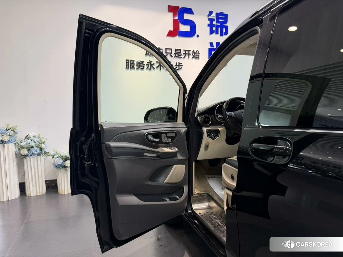 Mercedes-Benz V-class id 4440987 из Китая 19