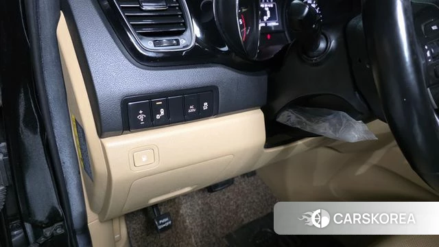 Kia All New Carnival id 4713422 из Кореи 19