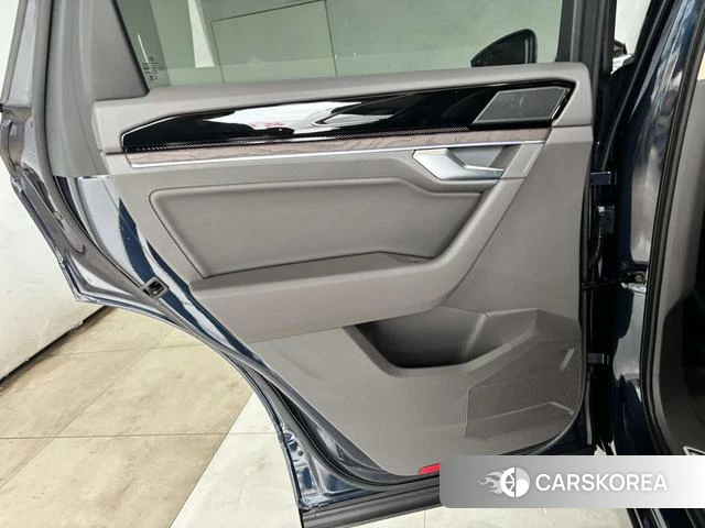Volkswagen Touareg id 4299400 из Китая 19