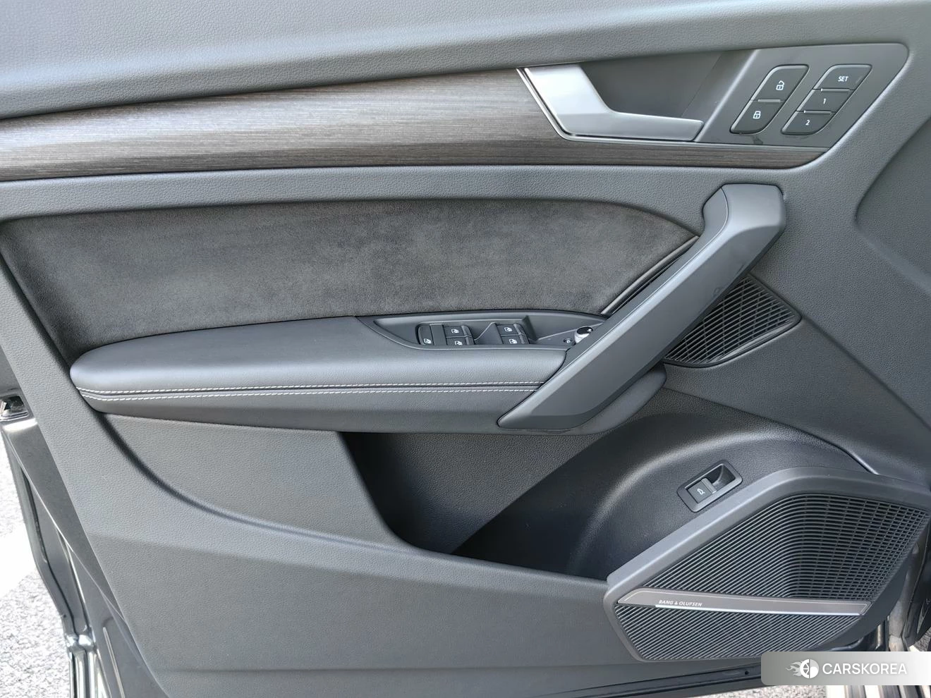 Audi Q5L id 4426578 из Китая 19