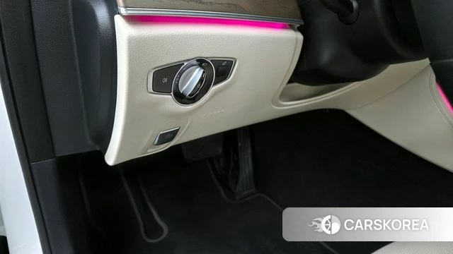 Mercedes-Benz E-Class W213 id 4360518 из Кореи 19