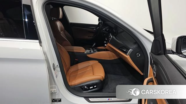 BMW 5 Series (G30) id 4561277 из Кореи 19