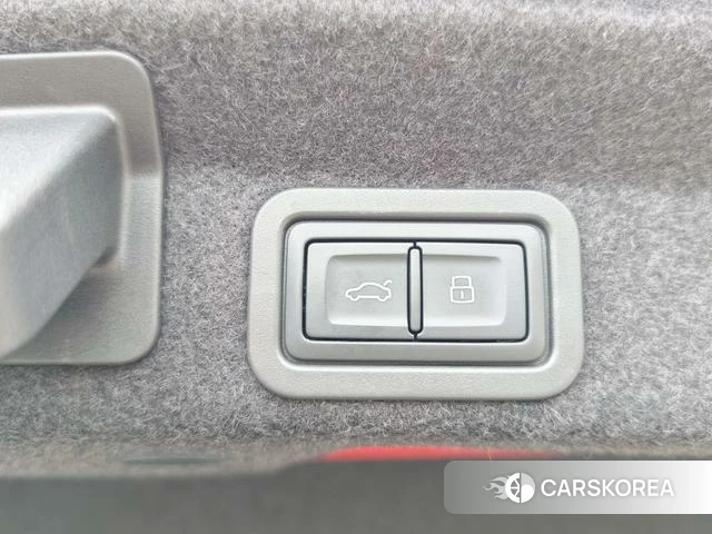 Audi A6L id 4353105 из Китая 19