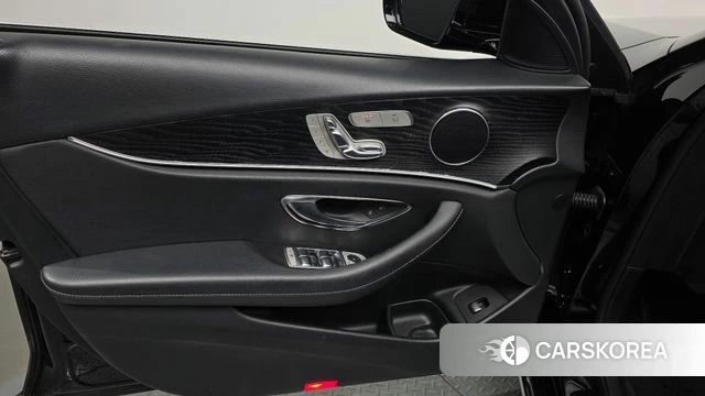 Mercedes-Benz E-Class W213 id 4525947 из Кореи 19