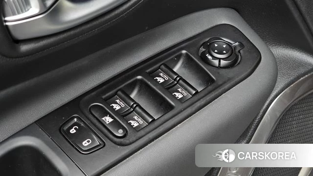 Jeep Renegade id 4429291 из Кореи 19