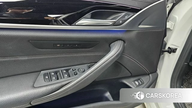 BMW 5 Series (G30) id 4557689 из Кореи 19