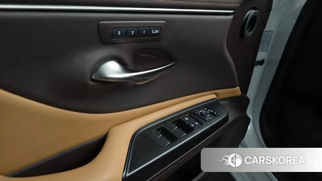 Lexus ES300h 7th generation id 4232928 из Кореи 19