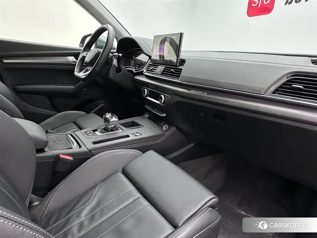 Audi Q5L id 4659909 из Китая 19