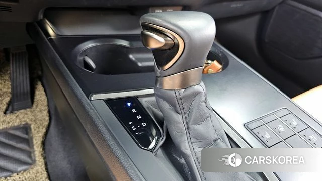 Lexus UX250h id 4308681 из Кореи 19