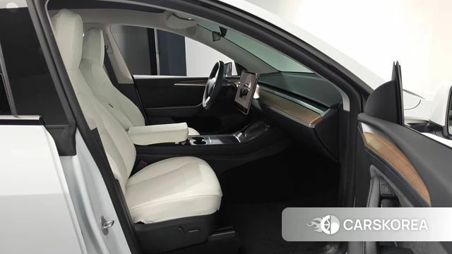 Tesla Model Y id 4302370 из Кореи 19