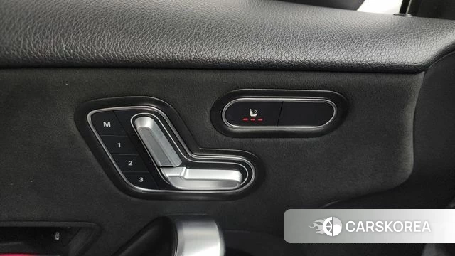 Mercedes-Benz A-Class W177 id 4604262 из Кореи 19