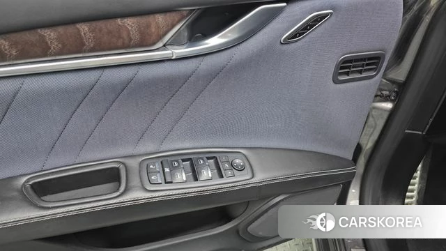 Maserati Ghibli id 4507662 из Кореи 19