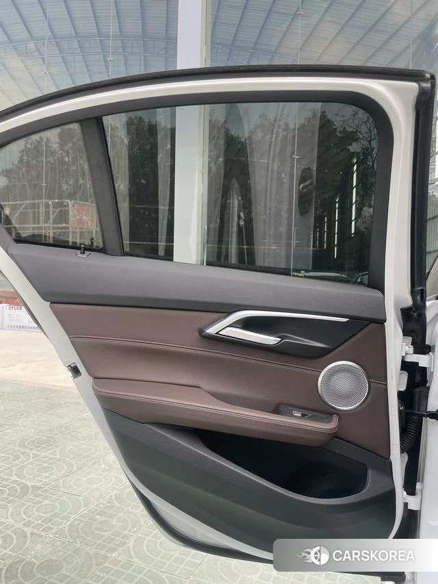 BMW 1 series id 4273285 из Китая 19