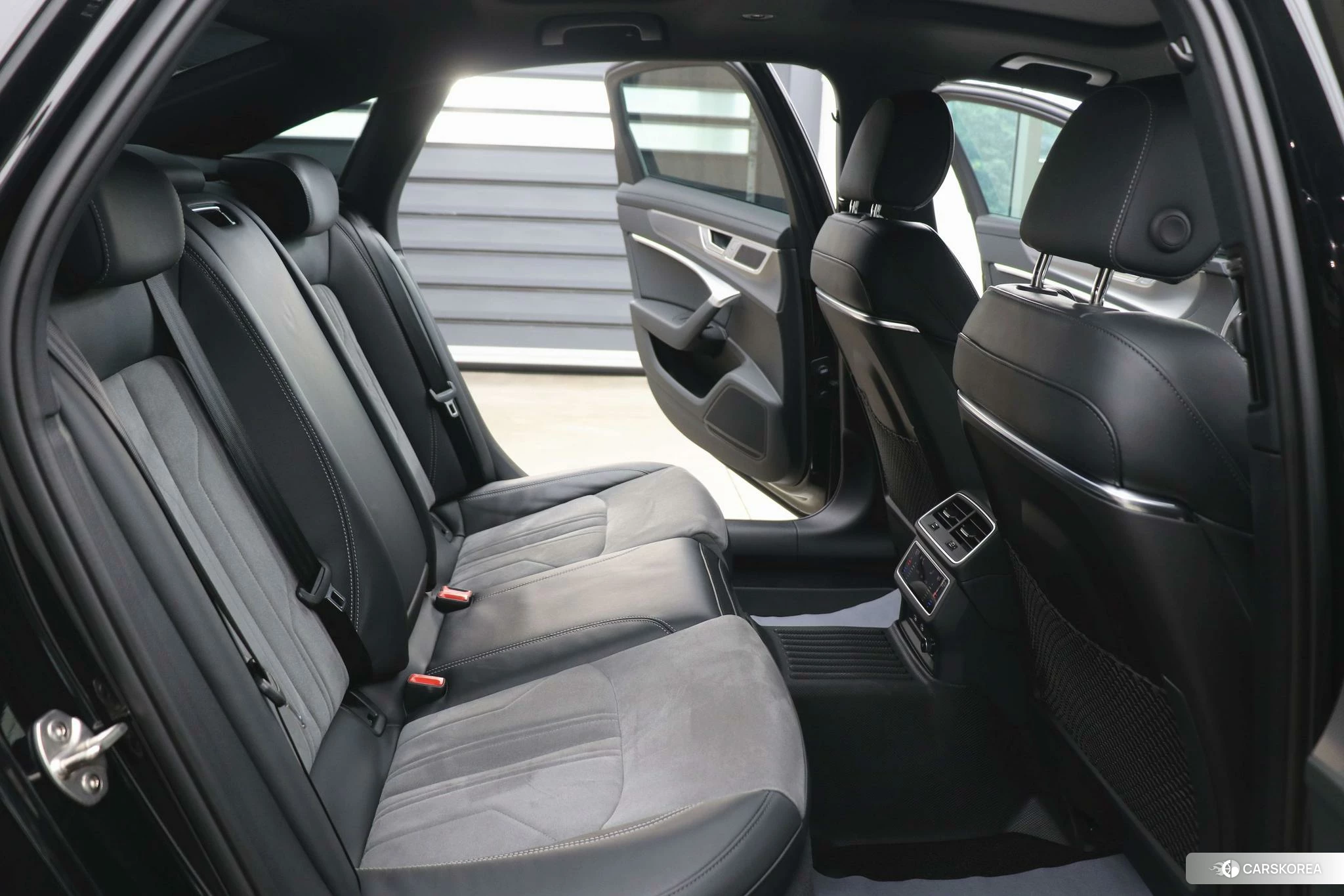 Audi A6L id 4467595 из Китая 19