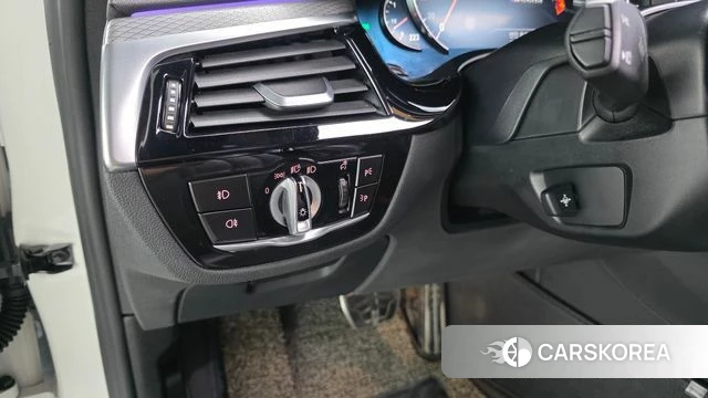 BMW 5 Series (G30) id 4742181 из Кореи 19