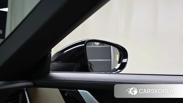 Porsche 911(992) id 4641822 из Кореи 19