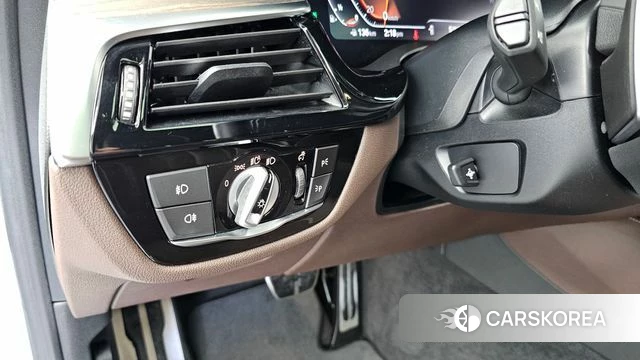 BMW 5 Series (G30) id 4688758 из Кореи 19