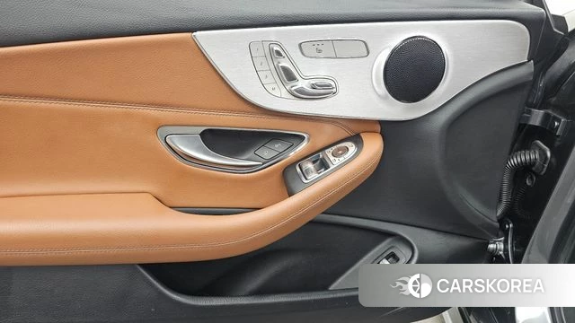 Mercedes-Benz C-Class W205 id 4536675 из Кореи 19