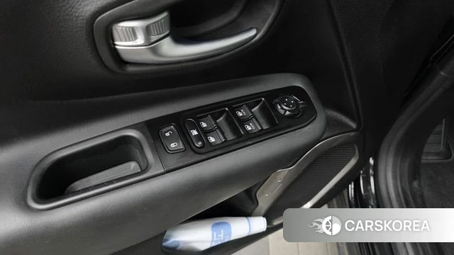 Jeep Renegade id 4759631 из Кореи 19