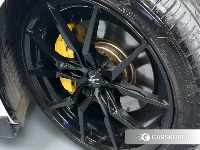 Maserati Ghibli id 4213912 из Китая 19