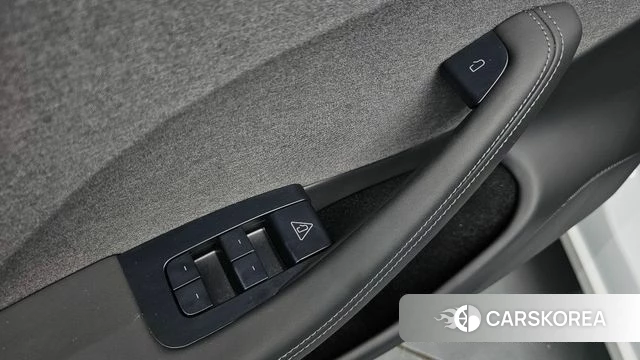 Tesla Model 3 id 4634934 из Кореи 19