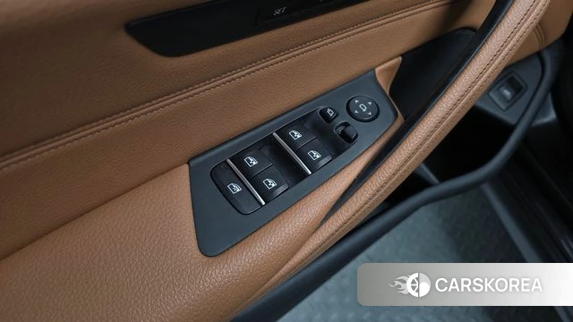 BMW 5 Series (G30) id 4197266 из Кореи 19