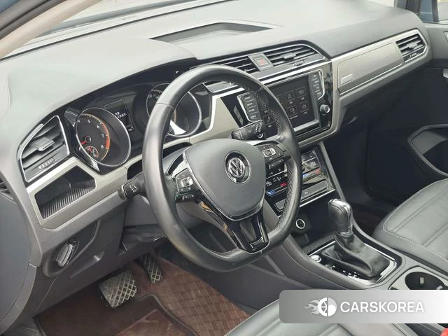 Volkswagen Touran L id 4290593 из Китая 19