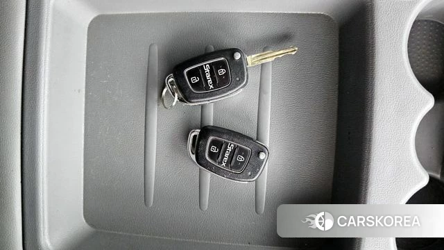 Hyundai The New Grand Starex id 4285844 из Кореи 19