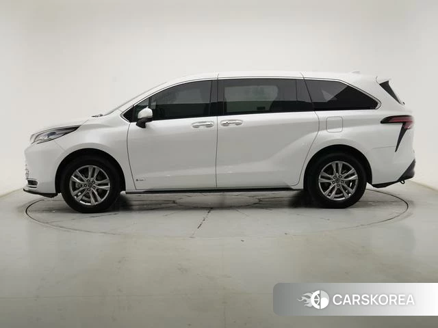 Toyota Saina id 4236631 из Китая 19