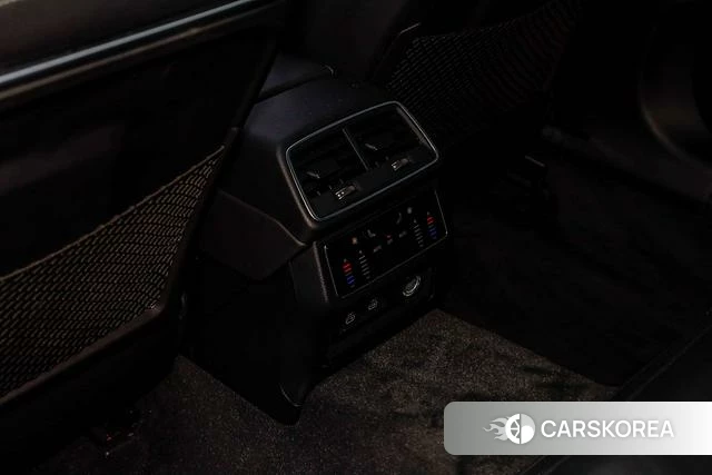 Audi A7L id 4290540 из Китая 19