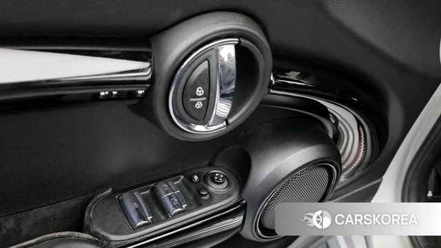 Mini Cooper S Convertible id 4396114 из Кореи 19