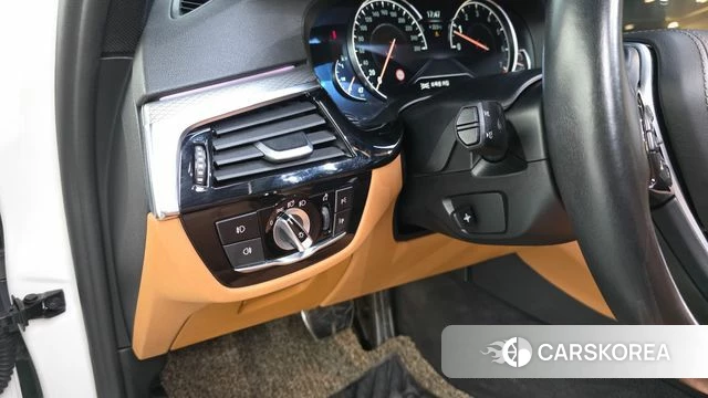 BMW 5 Series (G30) id 4286348 из Кореи 19