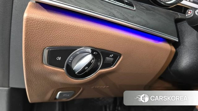 Mercedes-Benz E-Class W213 id 4873368 из Кореи 19