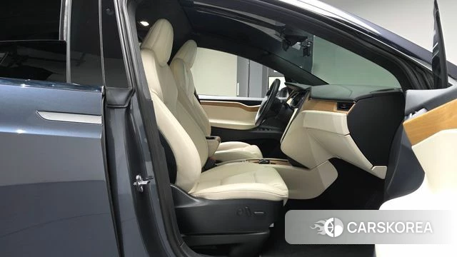 Tesla Model X id 4338789 из Кореи 19
