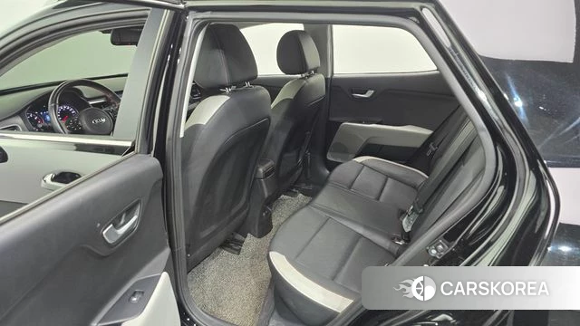 Kia Stonic id 4530632 из Кореи 19