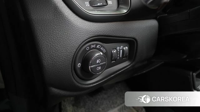 Jeep Renegade id 4741446 из Кореи 19