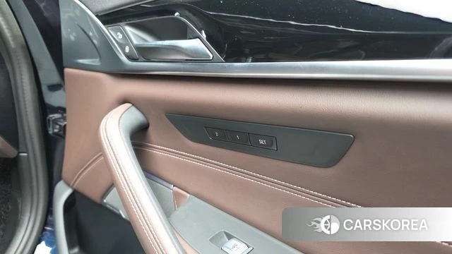 BMW 5 Series (G30) id 4201303 из Кореи 19