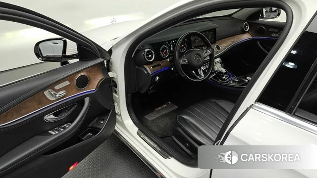 Mercedes-Benz E-Class W213 id 4251272 из Кореи 19