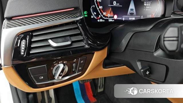 BMW 5 Series (G30) id 4284165 из Кореи 19