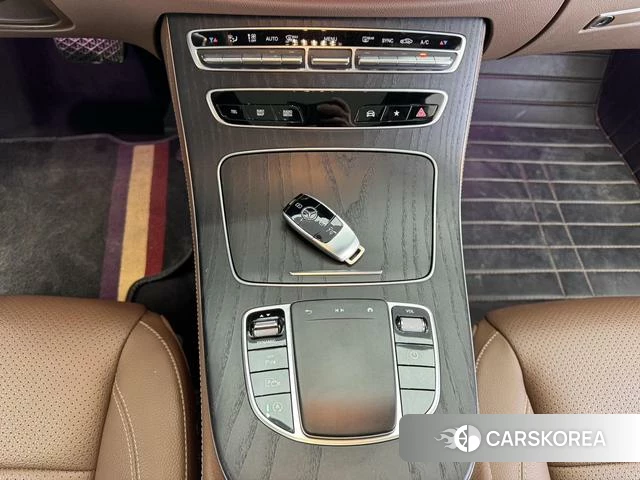 Mercedes-Benz E-class id 4299810 из Китая 19