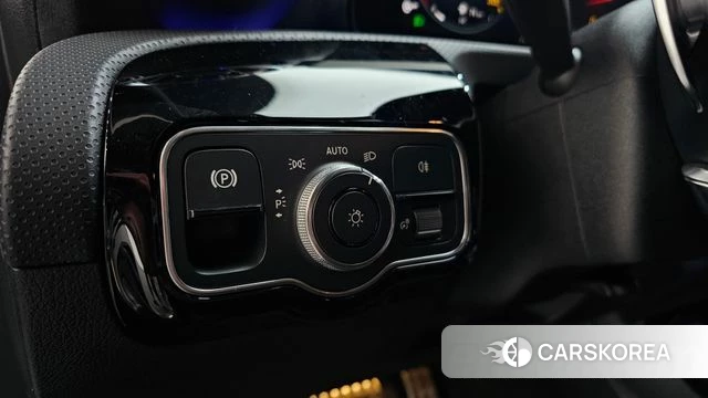 Mercedes-Benz A-Class W177 id 4534140 из Кореи 19