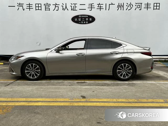 Lexus ES id 4279402 из Китая 19