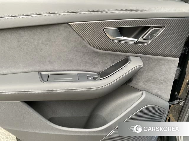 Audi SQ7 id 3968658 из Китая 19