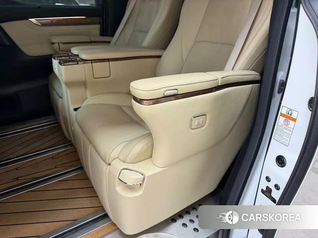 Toyota Elfa id 4208968 из Китая 19