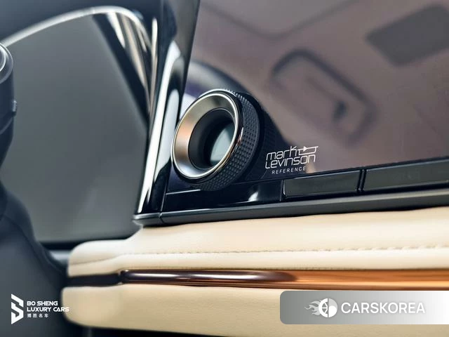 Lexus LM id 4291399 из Китая 19