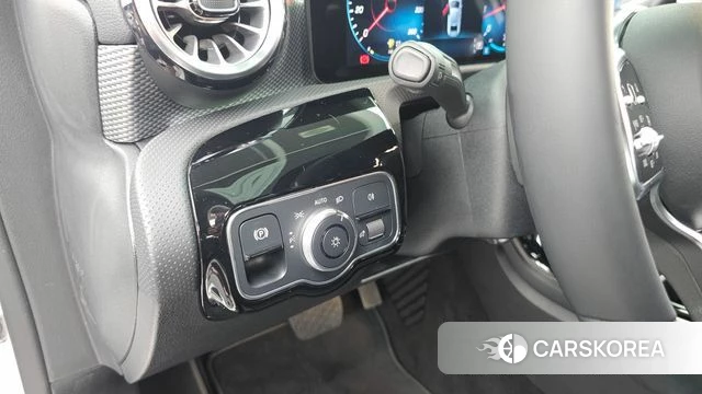 Mercedes-Benz A-Class W177 id 4489764 из Кореи 19