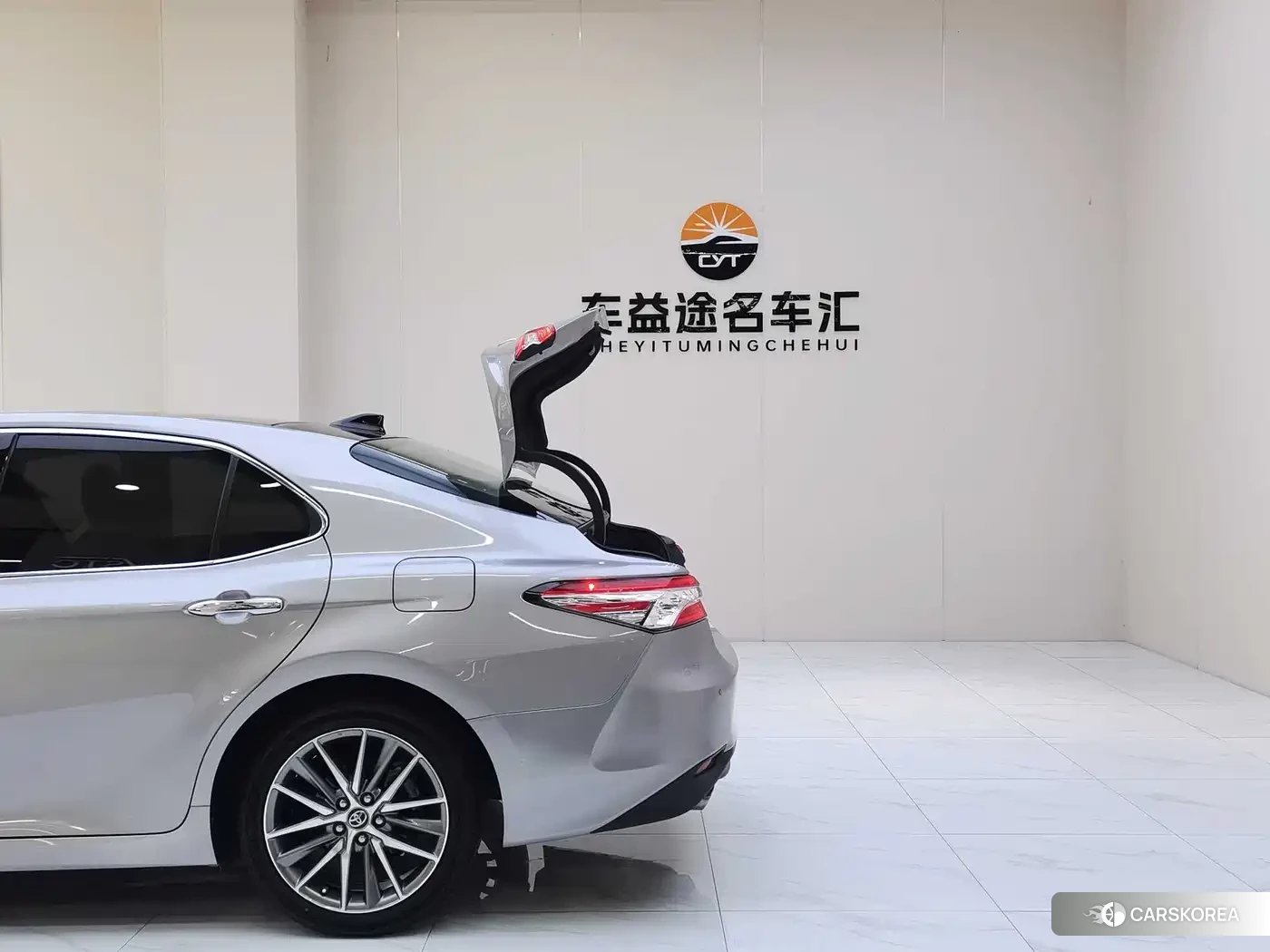 Toyota Camry id 4679630 из Китая 19