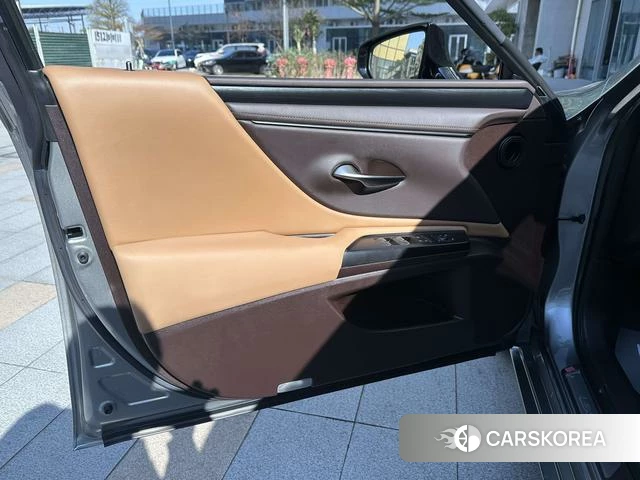 Lexus ES id 4221002 из Китая 19