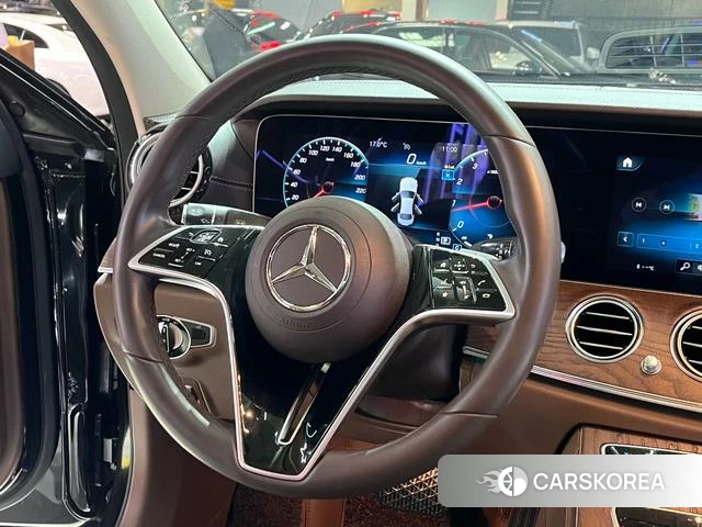 Mercedes-Benz E-class id 4335076 из Китая 19