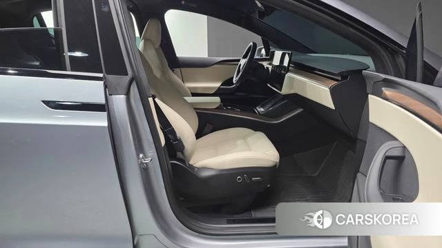 Tesla Model X id 4833994 из Кореи 19